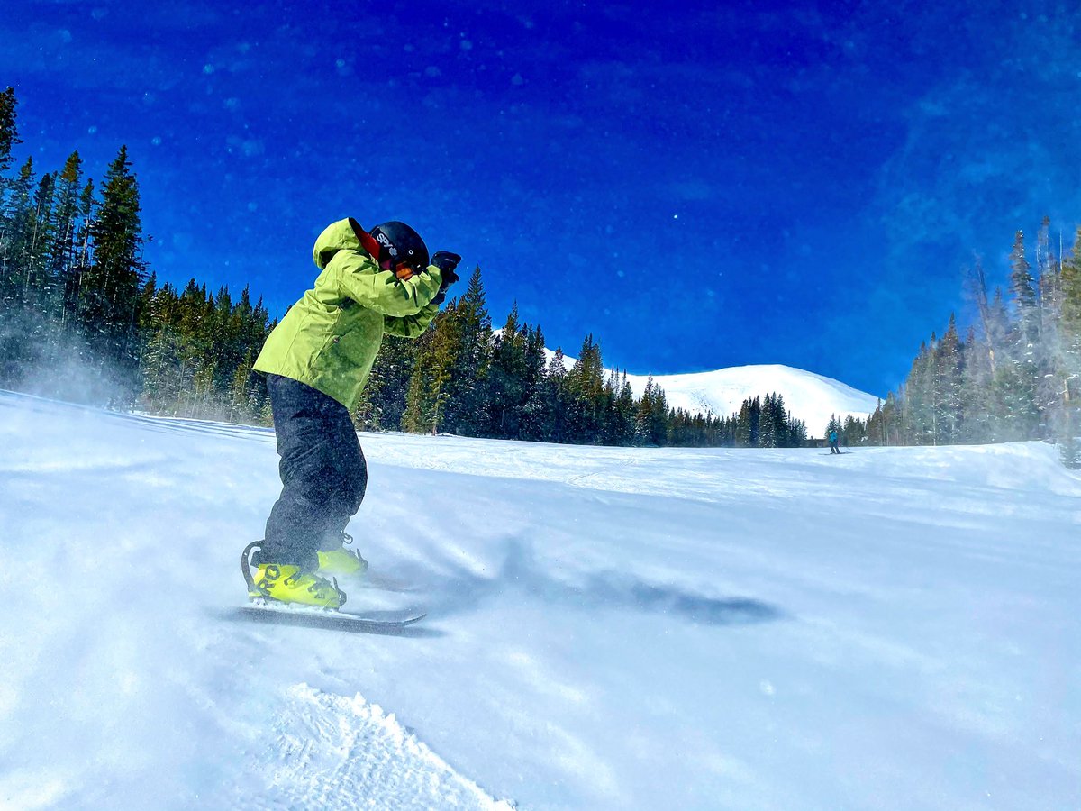 MrBuuface's tweet photo. Winds of Winter 💨🏔⚔️ #colorado #visitcolorado #mountains #beautifulcolorado #skicolorado #winterphotography #breckenridge #coloradophotography #colorfulcolorado #ski #snowboarding  #explorecolorado #rockymountains  #mountainadventures #photography #gameofthrones #windsofwinter https://t.co/hnGuPCtbA6