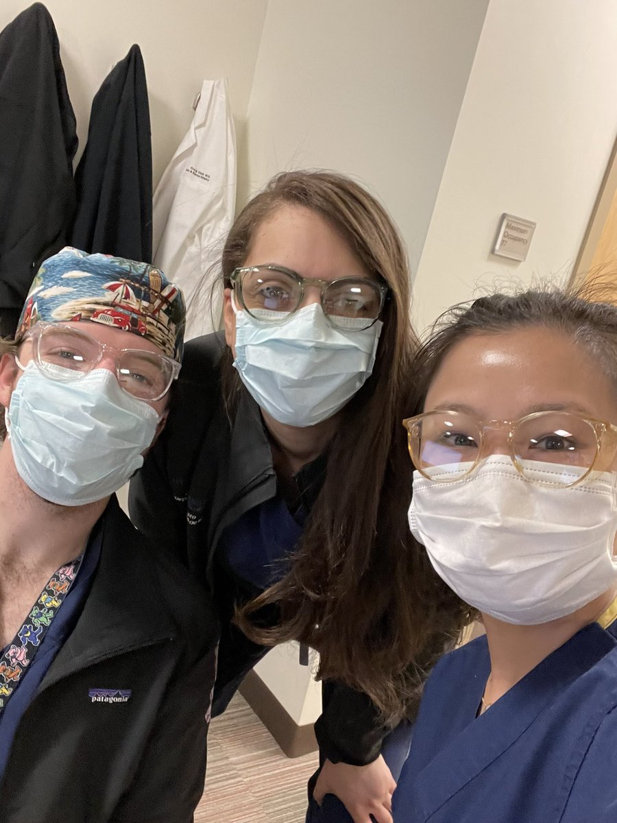 zxtravel0's tweet photo. Team stoggle! This is how we celebrate doctor’s day #UTSW https://t.co/raXXRGd2M0