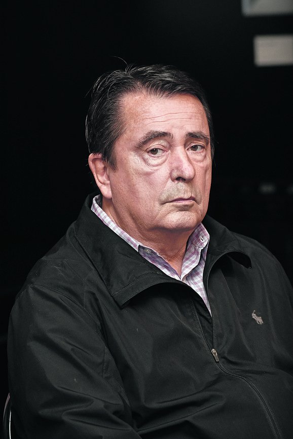 MilojePatenkov's tweet image. Redom podela uloga:
Đinđić
Koštunica
Perišić
Legija
😁 @ognjenm