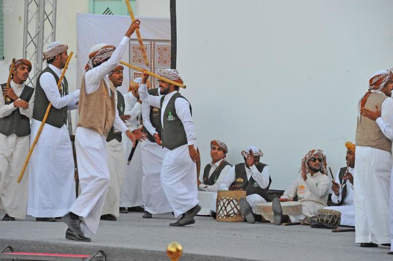 IAU_BTH's tweet photo. المزمار | ٢٠١٦ 

رقصة المزمار أداء جماعي تقليدي يمارسه أفراد المجتمع الحجازي في المملكة العربية السعودية أثناء الاحتفالات العائلية والوطنية ، والعطل الدينية والمناسبات الحكومية. https://t.co/mx0o1ymS0b