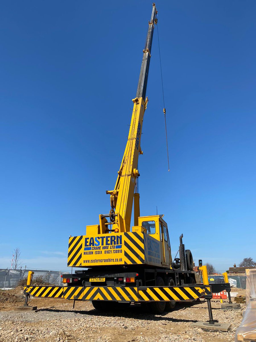 EasternCHire's tweet photo. What a beautiful day! โ๏ธ๐
TL250e still grafting ๐ Contract Lifting for @EJTaylorSonsLtd in #Felixstowe today ๐ท๐ผโโ๏ธ
#cranehire #mobilecranehire #mobileplant #planthire #tl250e #tadano #mobilecrane #building #construction #newbuild #newdevelopment #newhome #Suffolk #Essex https://t.co/KxIyXXOjHx