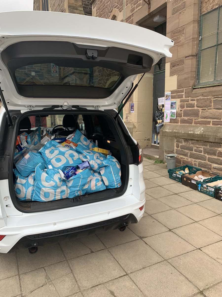 brizmitch's tweet photo. Just dropped off food bank donations at St Saviours in Dundee. Thanks to the Team and Customers at Barnhill for their kind donations 👏👏👏
@maria_dryburgh 
#ItsWhatWeDo https://t.co/kA8aECQ32c