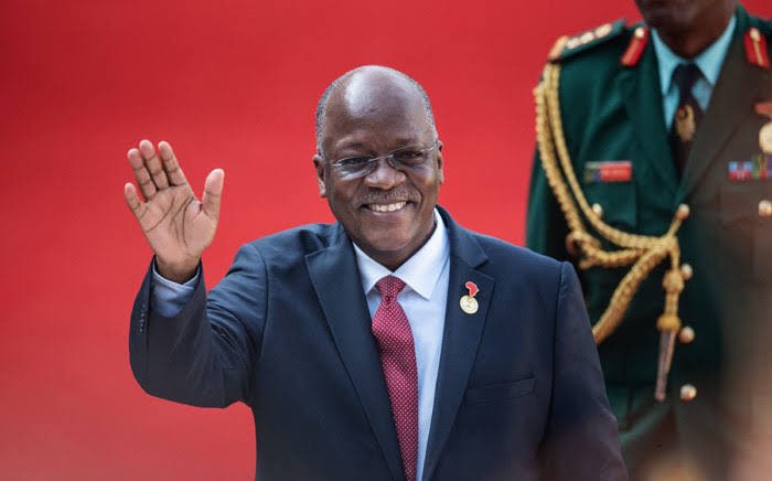 loadedngell's tweet photo. Africa has lost a legendary personality, a man that loves God truly. Rest on great man of valour. https://t.co/5jVZKADwg4