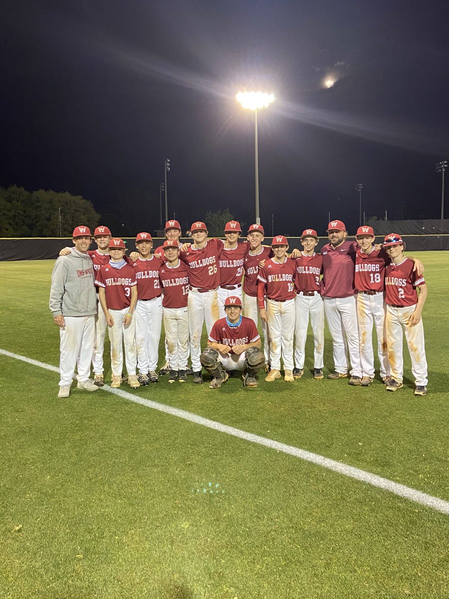 UMS_W_Athletics's tweet photo. The 8th grade Baseball team WON their conference championship yesterday after defeating Bayside 4-3 in the Championship.

#GoDogs https://t.co/zf4ETEoZ2U