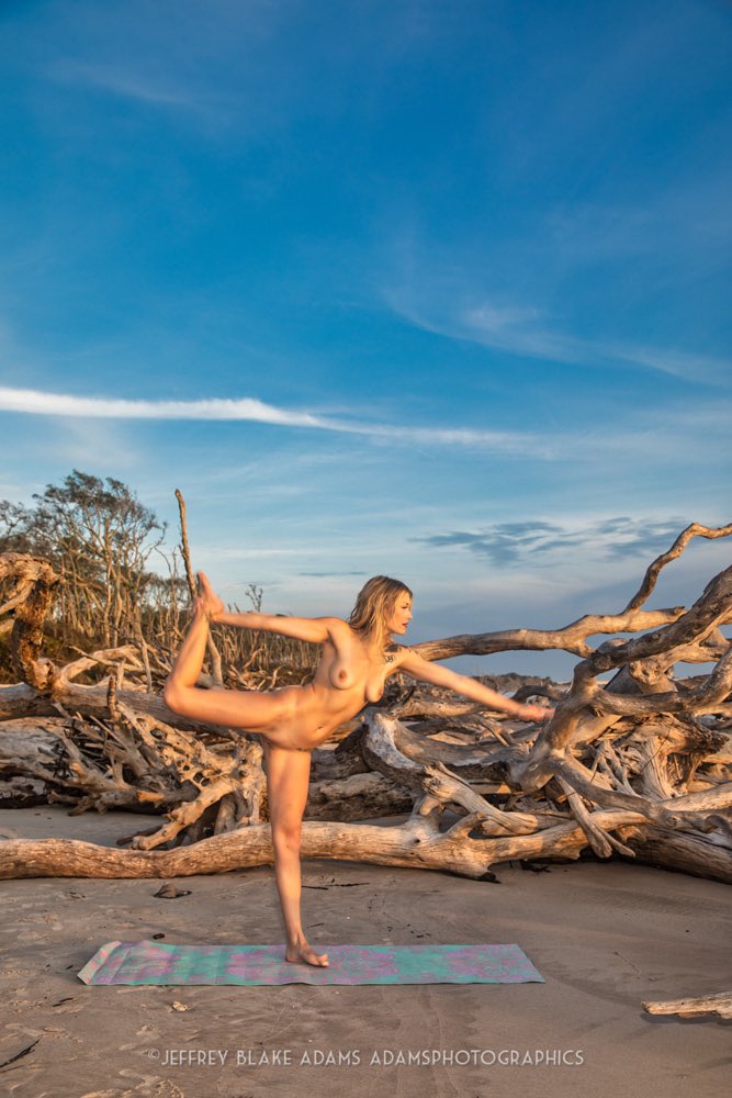 adamsphotopro's tweet photo. #yogalife #nature #alphafemale #photograperlife #modelife #jacksonvillemodeswanted https://t.co/HFgAuK3AMK