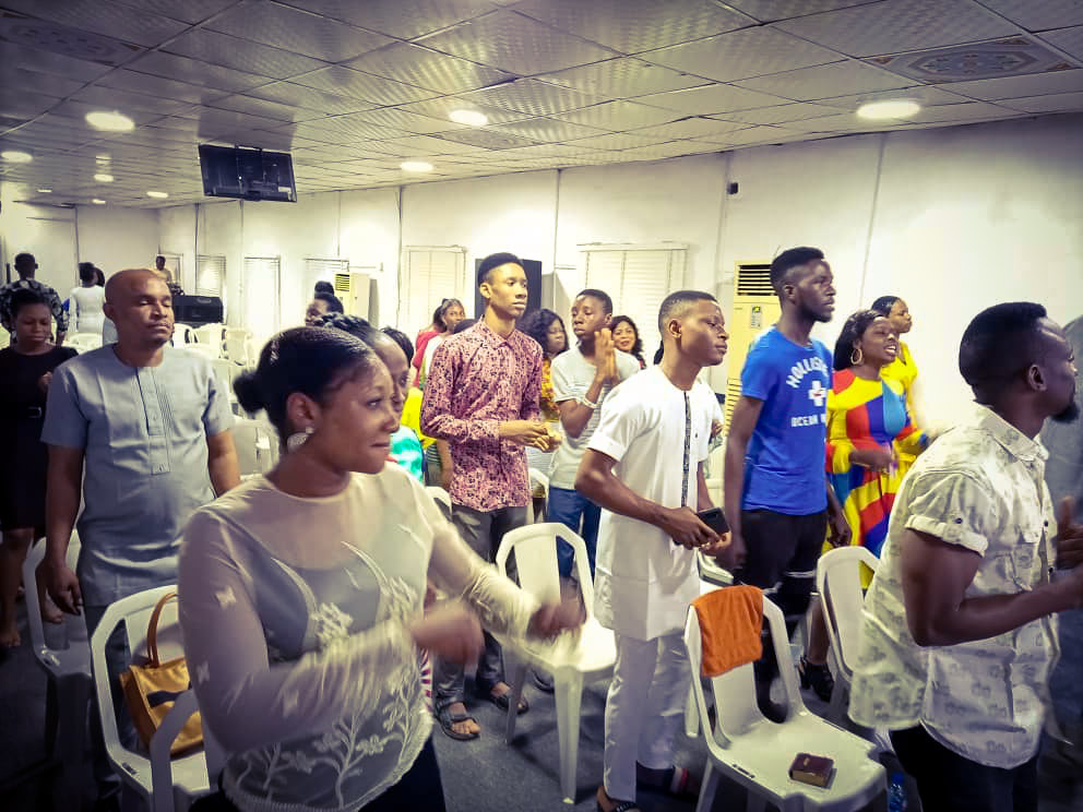 DCEgbeda's tweet photo. Sunday was service unusual and explosive as our Graduands joined the Alumni.
It all ended in a Mega praise.
#ExtraPraise
#DCAGraduation
#DCService
#CampMeeting2021 https://t.co/anFjey5cx2