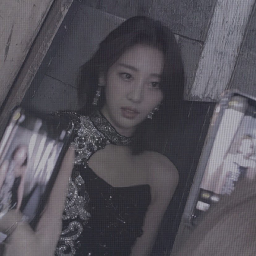 YVESFlLM's tweet image. she never misses