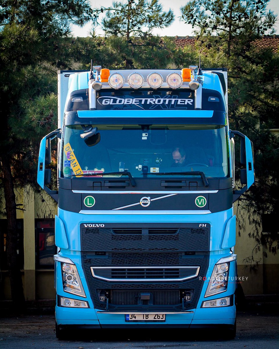 RoadLifeTurkey's tweet photo. #volvo #volvotrucks #volvotrucksmoment https://t.co/FavlxKdZfK