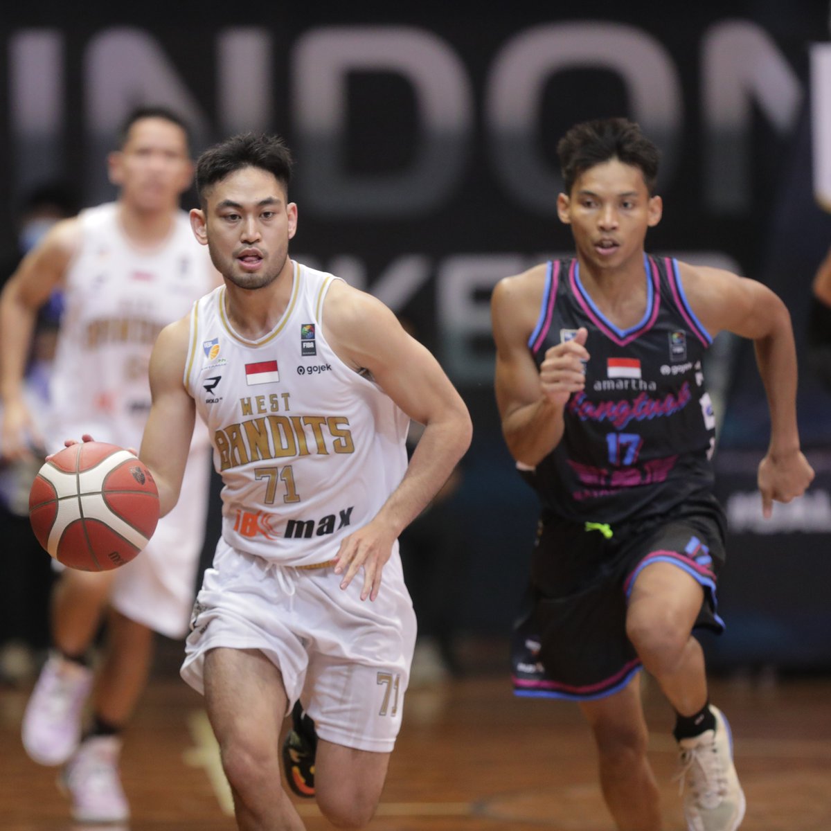 IBLindonesia's tweet photo. Last match up stats 
🔥Widyanta Putra Teja : 21pts, 10reb, 6ast
🔥Fisyaiful Amir : 13pts, 6reb, 1ast

#IBLIndonesia #WBSvsAHT #GGWB #GwJakarta https://t.co/gFrYJ8w14u