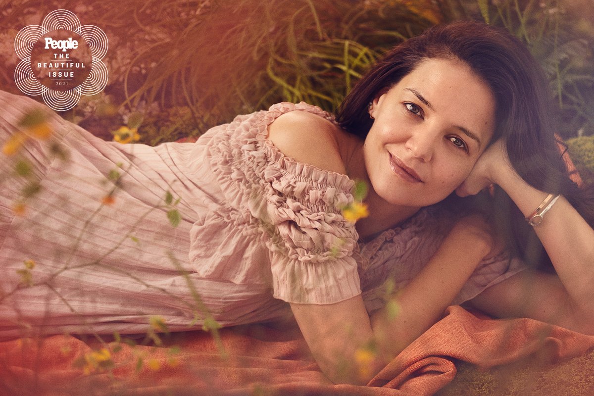 people's tweet photo. Katie Holmes goes makeup-free for PEOPLE's Beautiful Issue: "I embrace my age with gratitude and I don't worry about not having make up on. My joy comes from within." 💕 https://t.co/OFZtDcdEK3 | 📷: Ramona Rosales https://t.co/rOLe4fTw4r