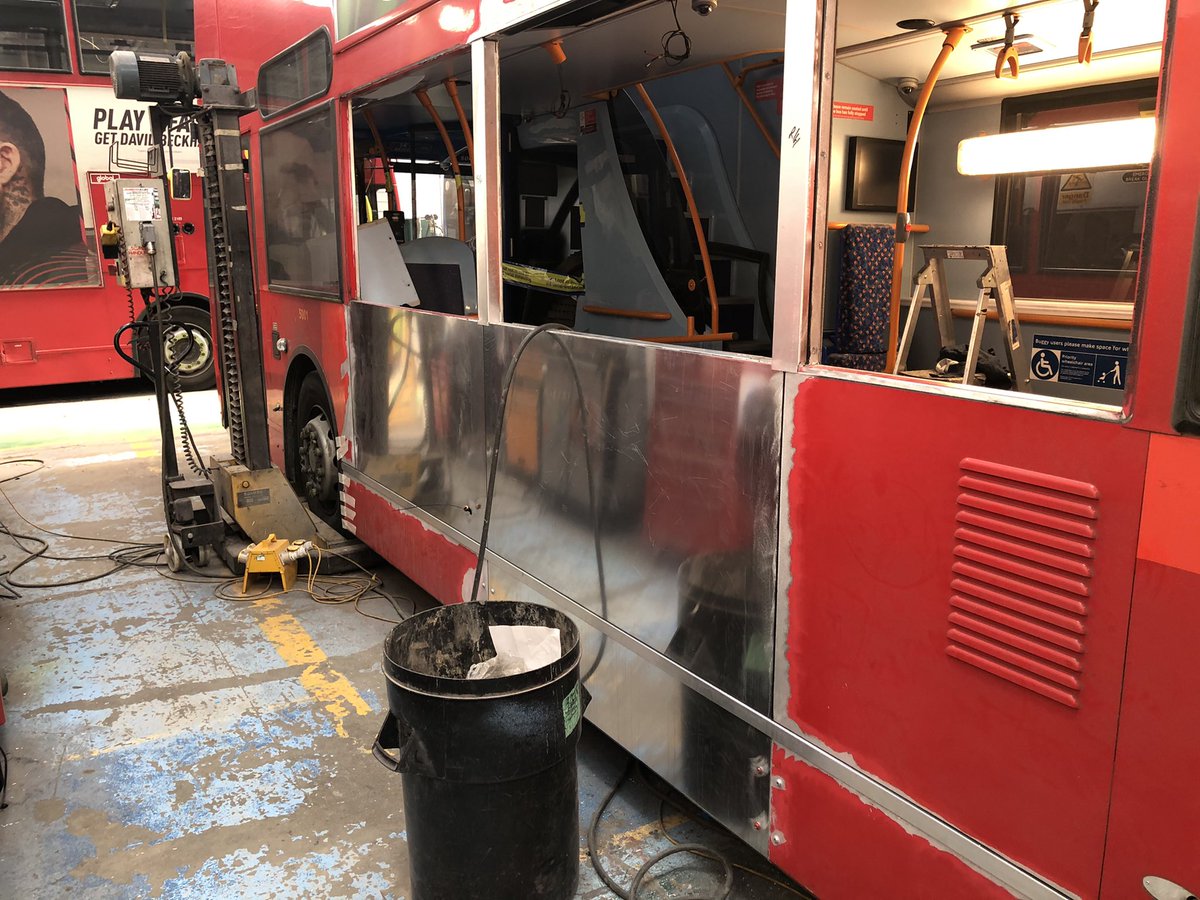 shamilton824's tweet image. At Hants &amp;amp; Dorset Trim looking over some of the projects currently in the workshop. Centre door conversions with the apprentices completing the single deck well done lads quality work