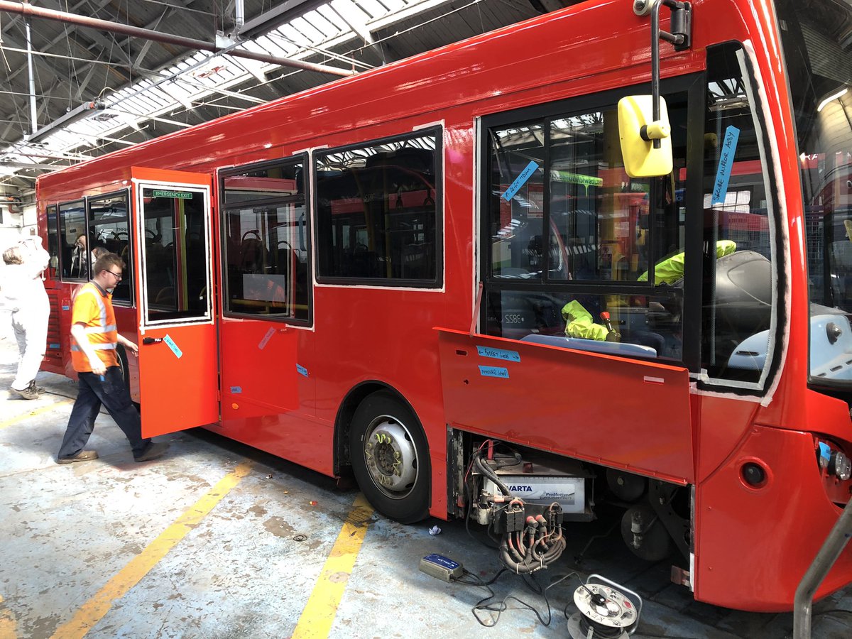 shamilton824's tweet image. At Hants &amp;amp; Dorset Trim looking over some of the projects currently in the workshop. Centre door conversions with the apprentices completing the single deck well done lads quality work