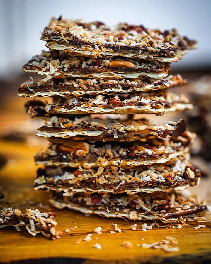 should_make's tweet photo. What to do with an extra box of matzo from Passover? Matzo brittle. This stack is layered with caramel, chocolate, pecans and toasted coconut. It was also gone in a second.
..
Recipe is on the blog. https://t.co/HqXi47uZoT