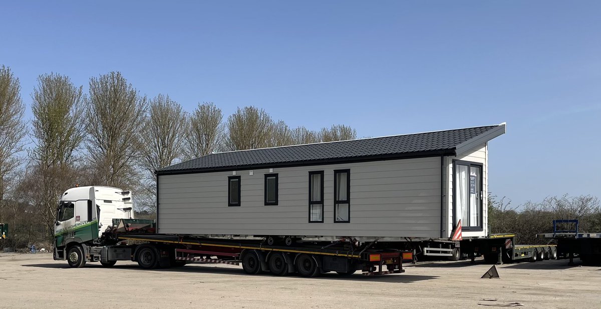 ModularMovement's tweet image. One half of a lodge ready for South Wales.
Staycation is the new vacation 🌞🌞
#transport #cabin #staycation #vacation #modular #modularcabin #wideloads #abnormalload #abnormalloads