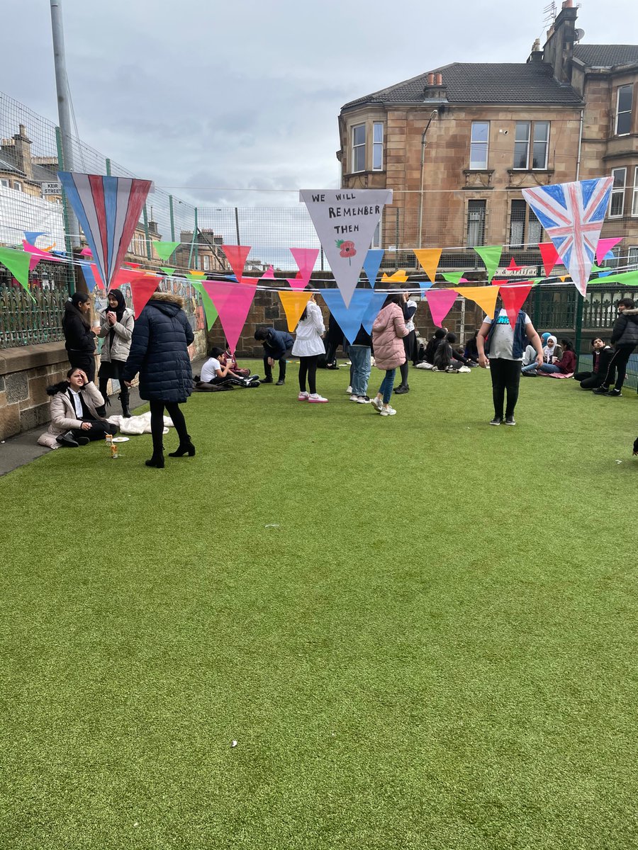 PPSP7B's tweet photo. Even the sun made an appearance for our tea party! Well done Primary 7, we are so proud of you for all your hard work 👏 https://t.co/APsIX7p2aQ