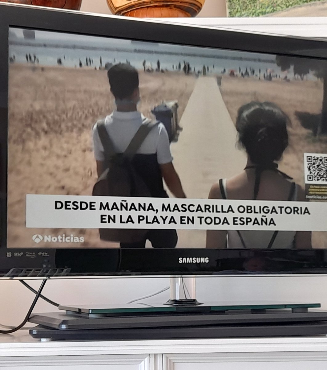 ec_castells's tweet photo. Última hora! en toda España.

Las comunidades a callar y acatar desde casita. Mientras, recibiendo a turistas que en sus países han cerrado fronteras. 

#queopinas, #estamoslocos , #nostomanelpelo o #somosidiotas https://t.co/Jlt7FZHC8c