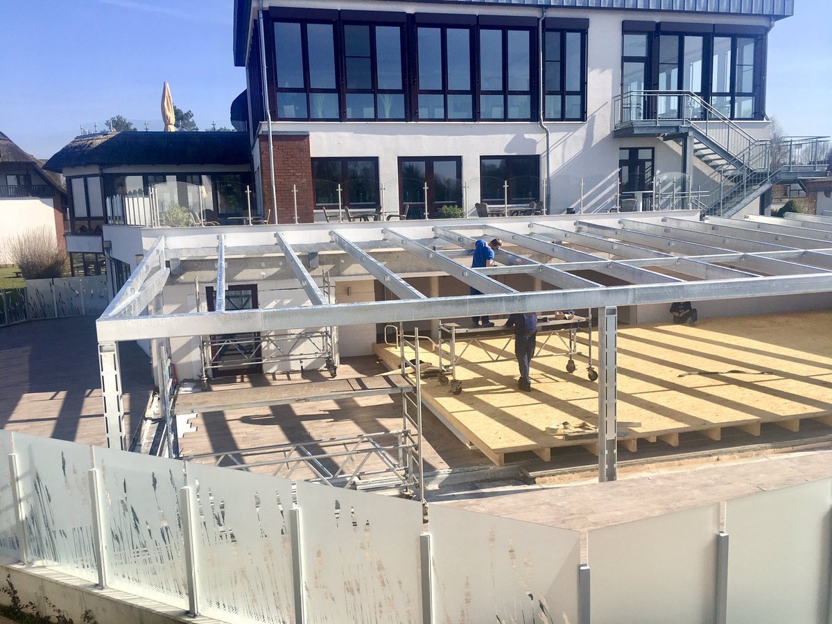 Da es ja nicht so aussieht, als wenn bei dem schönen Wetter in den kommenden Wochen unser Außenpool genutzt werden kann, machen wir diesen gleich für die Nachsaison fit und Ihr könnt Euren Bund/Länder-Krieg in Ruhe ausfechten.