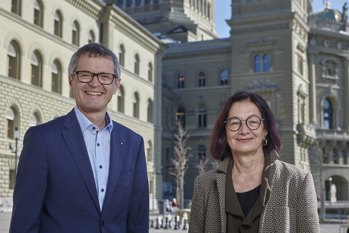 curafutura's tweet photo. curafutura und @doctorfmh plädieren gemeinsam dafür, dass der TARDOC endlich den veralteten Tarif Tarmed ablöst und per Januar 2022 eingeführt wird.@YvonneGilli und @zangerle haben heute die vom Bund gewünschten Zusatzinformationen zum TARDOC nachgereicht. https://t.co/iARXCfdCLX https://t.co/uzHxRK9JtL