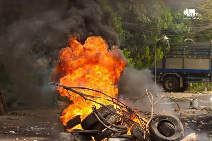 PrincessWu11's tweet photo. See it clearly.
👉Who made to burn????
👉Worth it to punish!

#whatishappeninginmyamar 
#whatshappeningnowinmyanmar 
#shameonmyanmarmedia 
#stopviolence 
#stopterrorism https://t.co/TUDIEox3hC