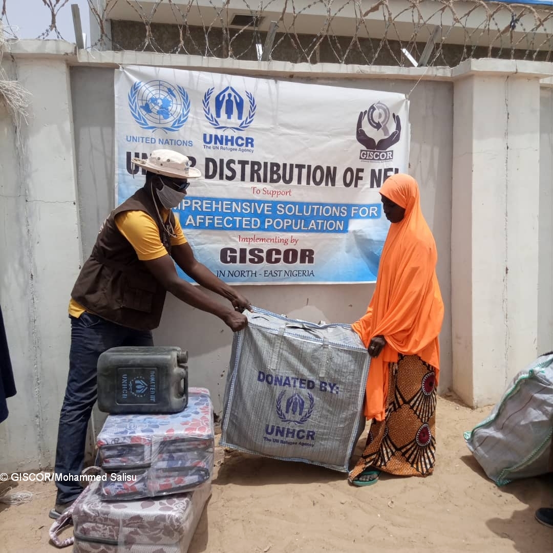 unhcrnigeria's tweet photo. #JustIn from Borno

Armed men destroyed their shelters, forced them to flee Marte &amp; Dikwa.

UNHCR &amp; @giscorng help 1⃣0⃣0⃣0⃣ vulnerable #Nigerian families recover a bit. They just received mattresses, kitchen sets, 🧼 &amp; mosquito nets. 

#Whatittakes #Protection #IDPs https://t.co/V0TurROVQo