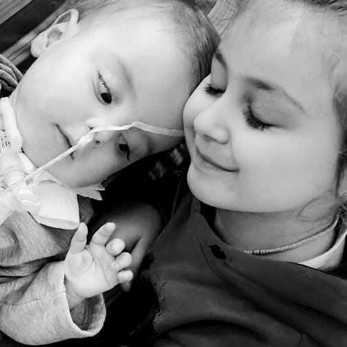 Muhammed Ali çocukluğunu yaşamıyor belki ama ona geleceğini vaad etmek sizlerin elinde.. Biliyoruz ki sizler abi ve ablaları olarak hasta bir çocuğun aldığı nefes olacaksınız!🙏💙
 ZulümKalmadan BelaKalkmaz
#EfsaneleriYokSayamazsınTFF
#HakkımıHelalEderMiyim
#KılıcdarogluNesoyledi