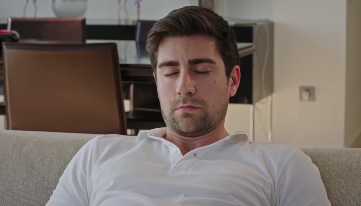 p2mir's tweet image. hiç kimse;
bütün gün ben;