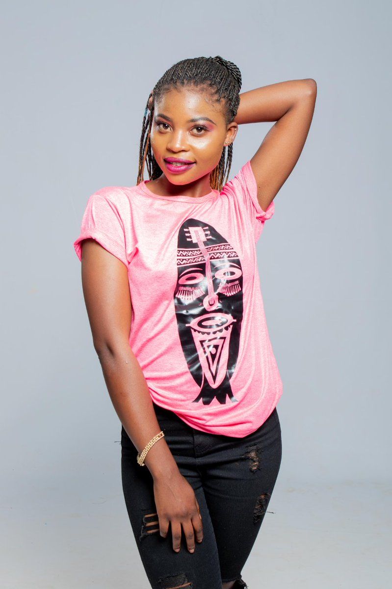 PerfectdesignZW's tweet photo. #Roots Fashion Tip

This one is for those ladies who want to have that Zimbabwean sense of belonging but still feel sexy and elegant...

You can wear this tee in a short, jeans, skirt or bikers 
They are available in different colours 

Call 0719735397

#MarkofaPerfectDesign https://t.co/TqYe8sQK2H
