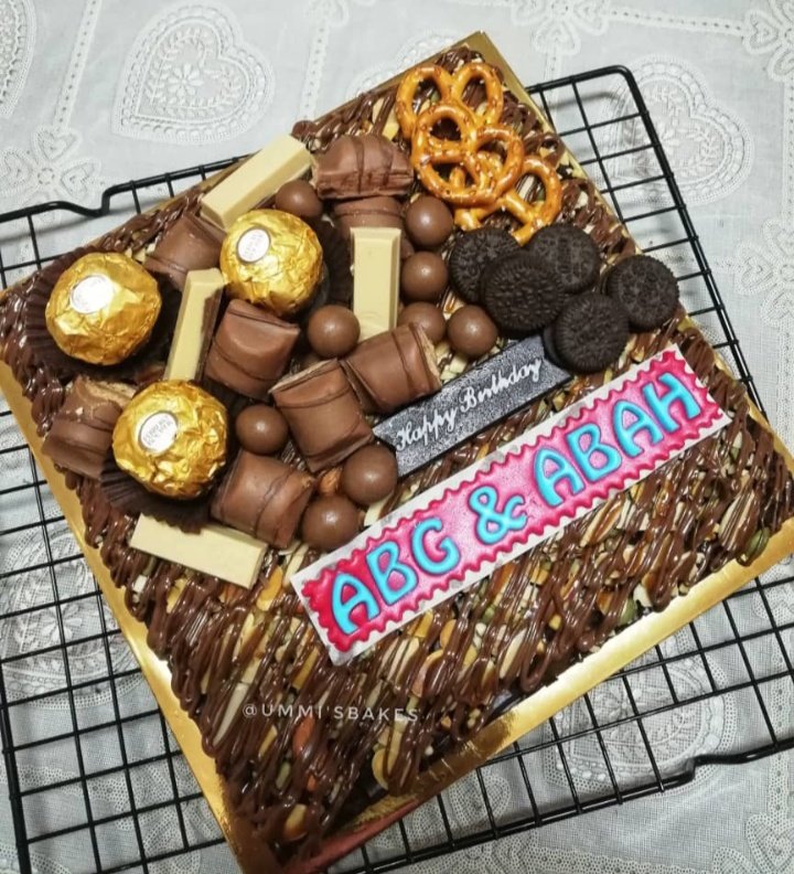 insidegiftt's tweet photo. Sedapnya kalau dapat brownies https://t.co/6YgjmHZv1j