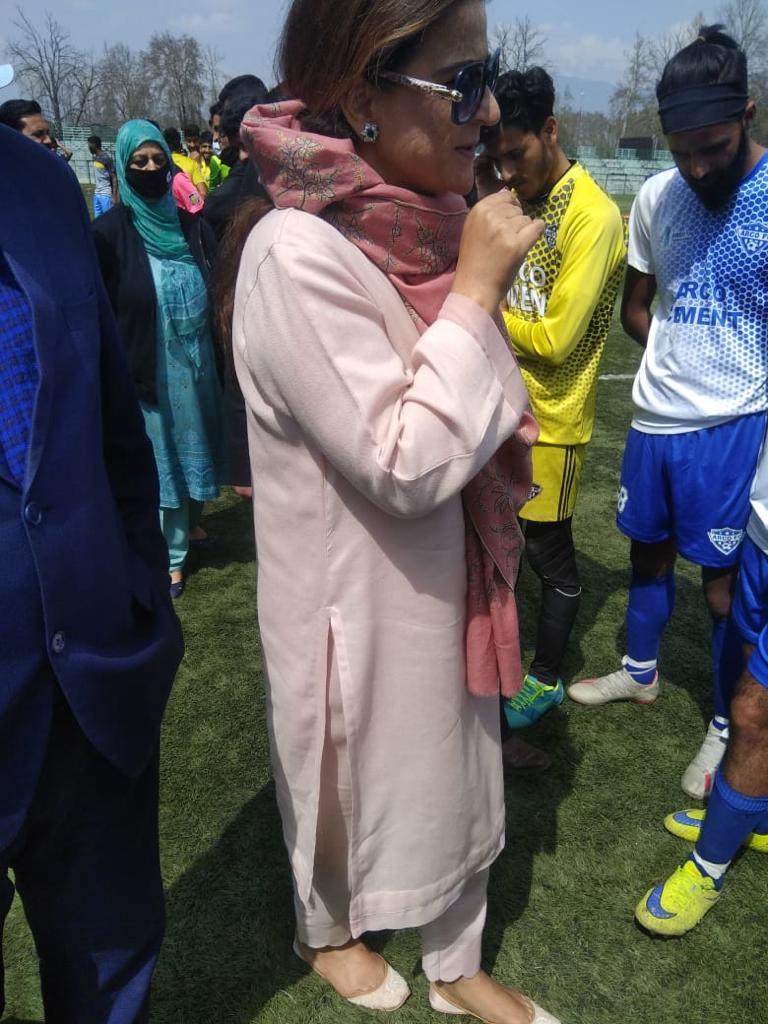 JKSportsCouncil's tweet photo. Secretary J&amp;K Sports Council interacting with players of different Football Clubs at TRC Turf Football Stadium, Srinagar during Annual Football Championship sponsored by Sports Council and organised by J&amp;K Football Association. @KirenRijiju @diprjk @OfficeOfLGJandK @zafariq94690 https://t.co/gb8rHXnj9I