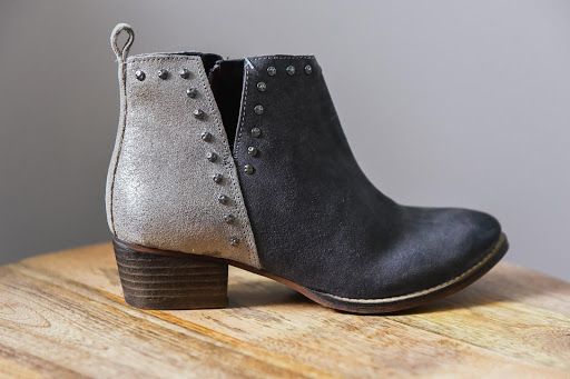 TheBootJackSC's tweet image. Modern comfort, southern style, and versatility make this boot the perfect addition to your day.
#bootjack #chs