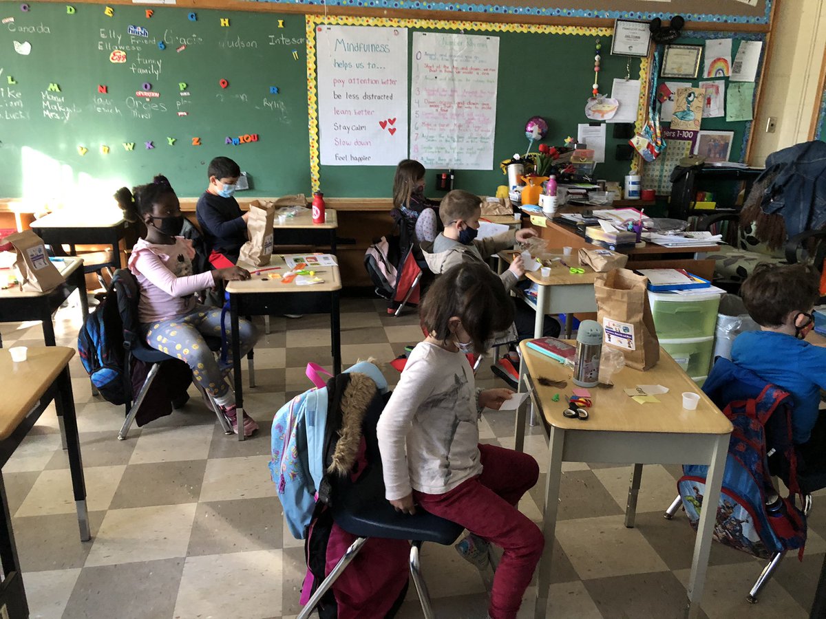 mrmarentette's tweet photo. #communicating and #risktaking during our virtual science visit on structures in 1/2V!   @MsAwender @GlenwoodGriffin https://t.co/ieyjpu91ii