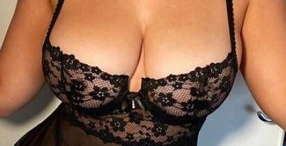 fish_scam_Holli's tweet photo. Such a sucker for My tits and cleavage!🤑😈Payment methods.Easy as ABC. Amazon vouchers for https://t.co/2WJX7L6x0r email below, Bank Transfer.. DM for details. Cashapp.. £ChavHolli PayPal.. princess.holli.d@gmail.com Pay for a coffee or My lunch on Kofi.. https://t.co/tBNqlR5Xfg https://t.co/0k3FHdIvT2