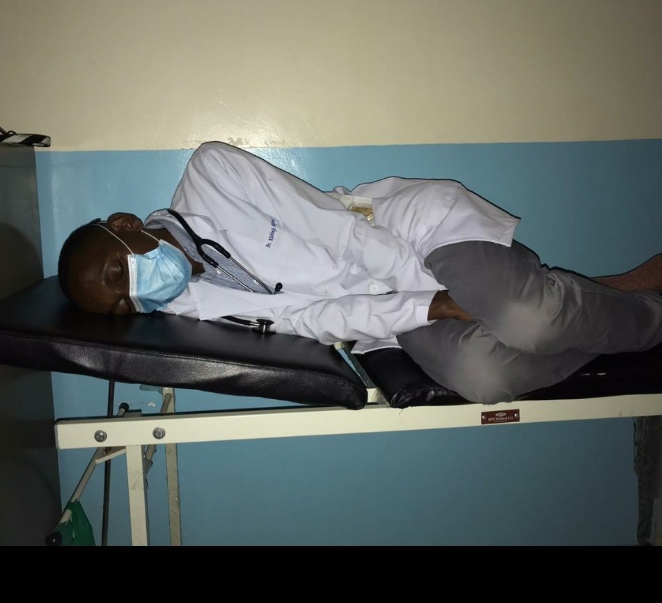 Alfie_kithinji's tweet photo. Go study medicine. Its the best career😀😀😀😀.
Anyway; we shall continue serving humanity.
@MOH_Kenya please pay interns their delayed salaries. Its our only motivation. https://t.co/WMoHql3ii8