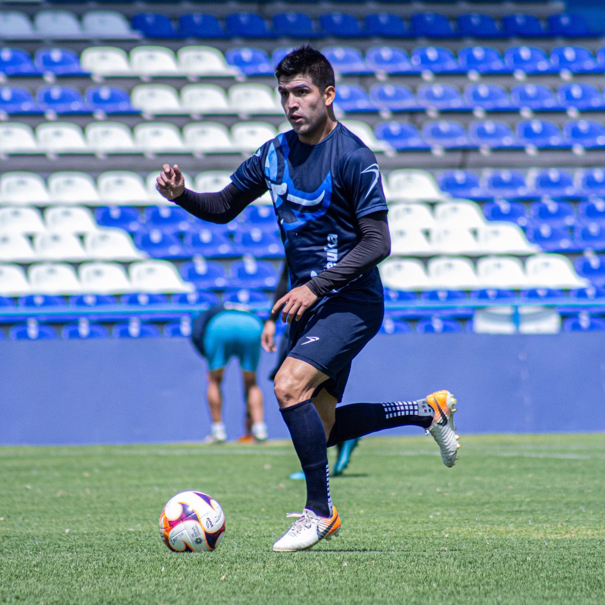 TorosCelayaCD's tweet photo. Las ganas de salir adelante son las que siempre nos hacen superarnos. 💪🏼😎

#TodosXCelaya ⚪️🔵 https://t.co/r4fVPX0SVU