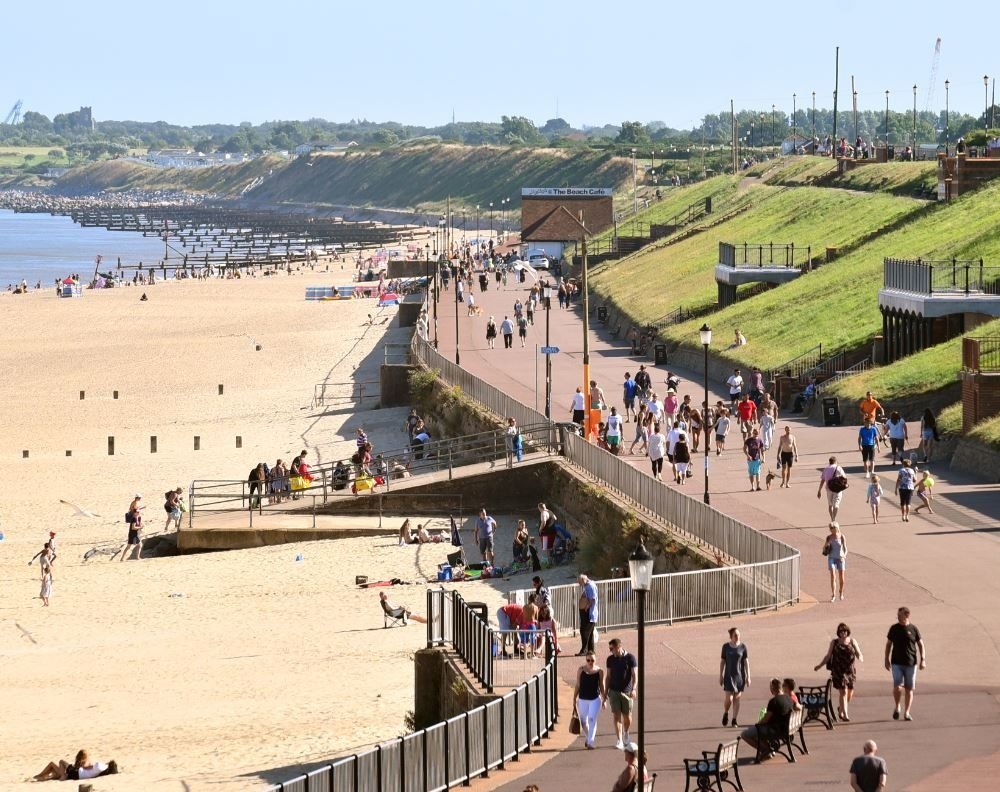 norfolkscreen's tweet image. The stunning #Gorleston beach is a wonderful location to use for filming. Previously used in the hit film #Yesterday @greatyarmouthbc norfolkscreen.co.uk/locations/coas… #FilminNorfolk #Locations #Coast #Sea