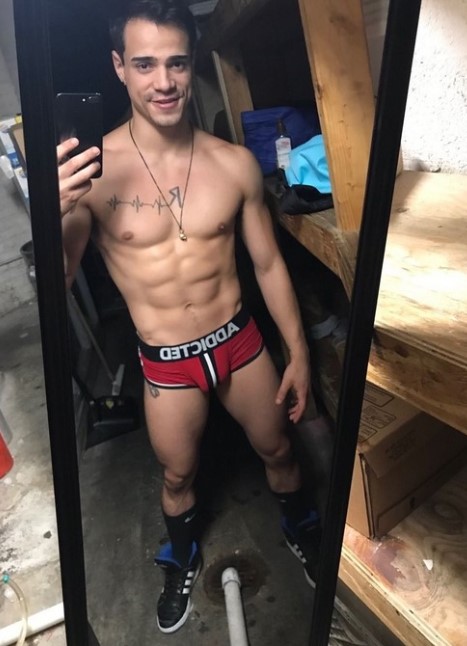 DatingsMoshe's tweet image. Chat me and retweet one of my posts and I will message You! 😈