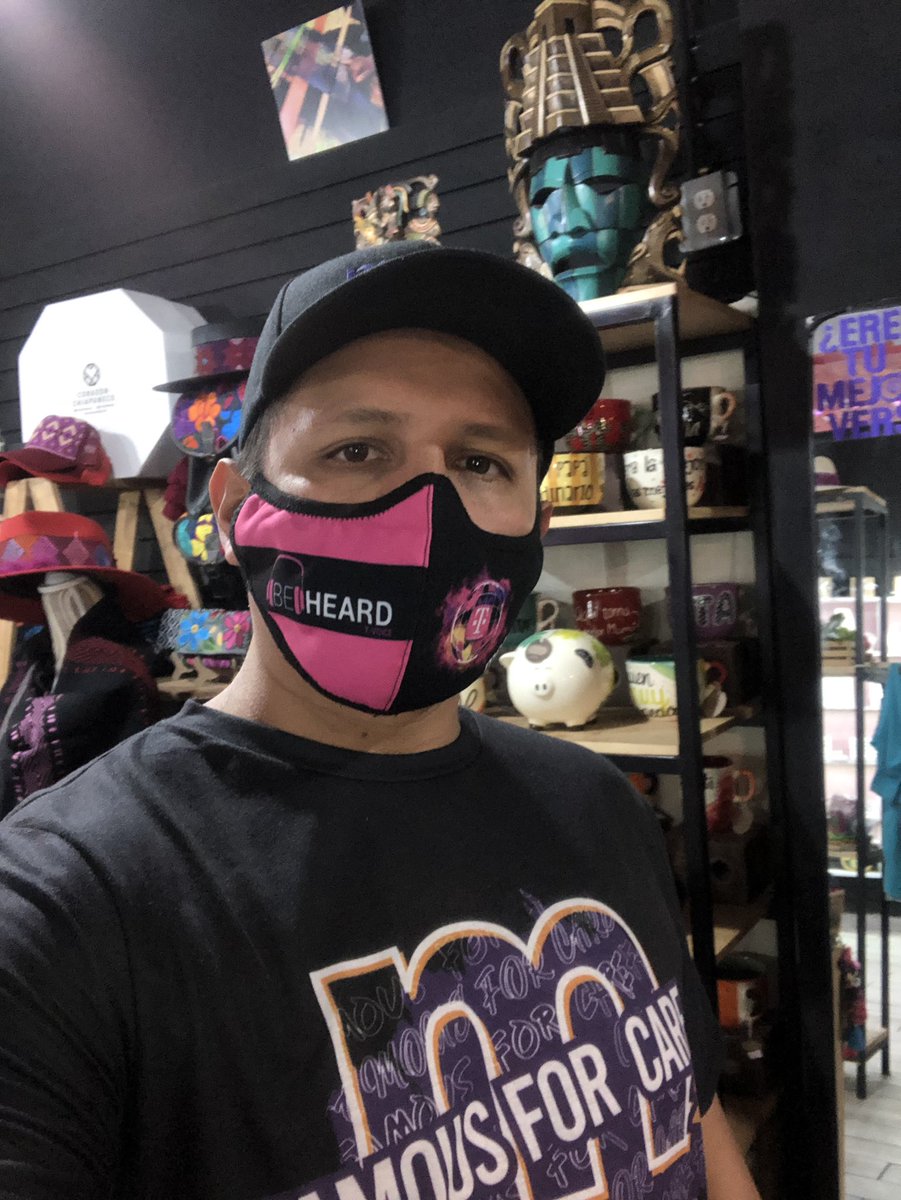 Ludvick6's tweet photo. Culture 😉@MetroByTMobile #metrolife #purplecommunity #2k21 #FamousForCare #FamousForCareers #TeamOfExpert #livepurple #TMobile #MetrobyTmobile #WeWontStop #loyalty #family #wearemetro https://t.co/muSFQFGeEC
