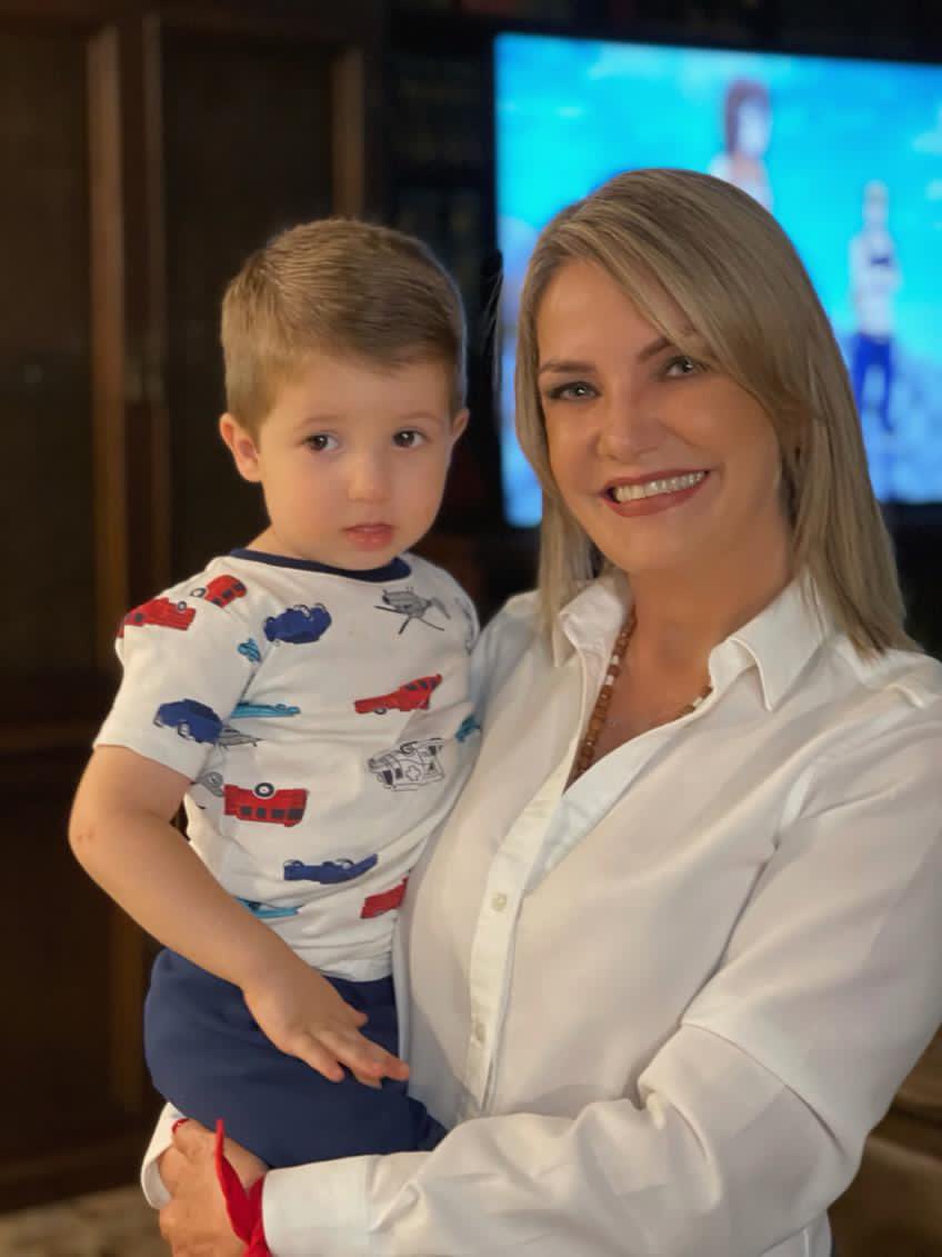 normaltrevino's tweet photo. De las visitas más hermosas!! 
Con mi Nieto en casa 🥰 https://t.co/Zlj89fWXV6