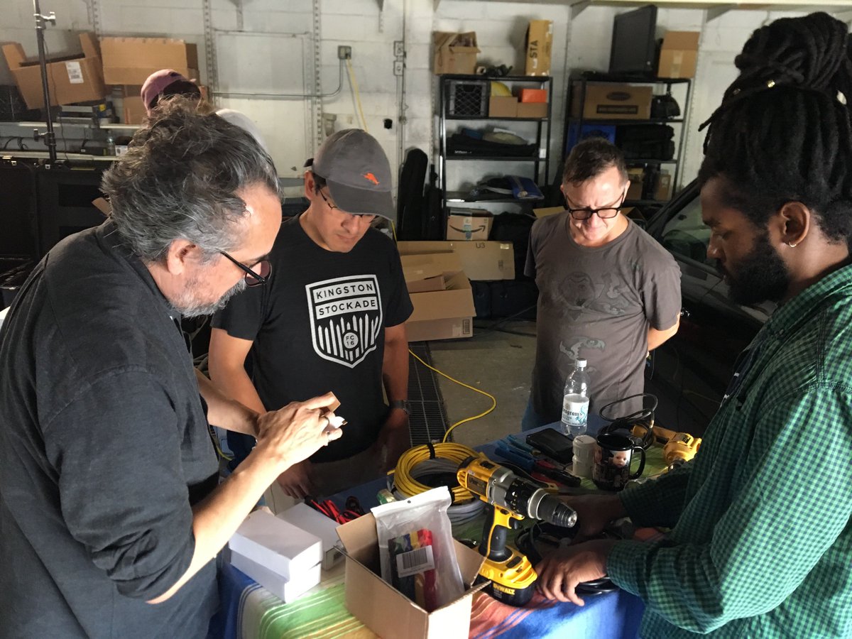 US_Ignite's tweet photo. Project OVERCOME Winner University at #Buffalo @UBengineering, @UB_MCSL, @UBGSE, @OisheiFndtn and , @cfcbuffalo will help bring internet via CBRS to the underserved community in #FruitBelt 

https://t.co/mwjd37KkTz https://t.co/iVorUgdTFp