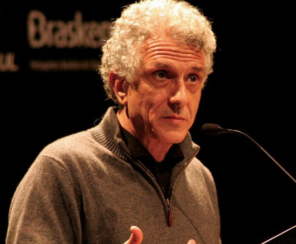 spleituras's tweet photo. O escritor, dramaturgo e psicanalista italiano Contardo  Calligaris morreu, nesta terça-feira (30), aos 72 anos, em São Paulo. Nascido em Milão, na Itália, radicou-se no Brasil nos anos 80. O escritor tratava um câncer e teve sua morte informada pelo filho, Max Calligaris. https://t.co/cxfadYgWM7