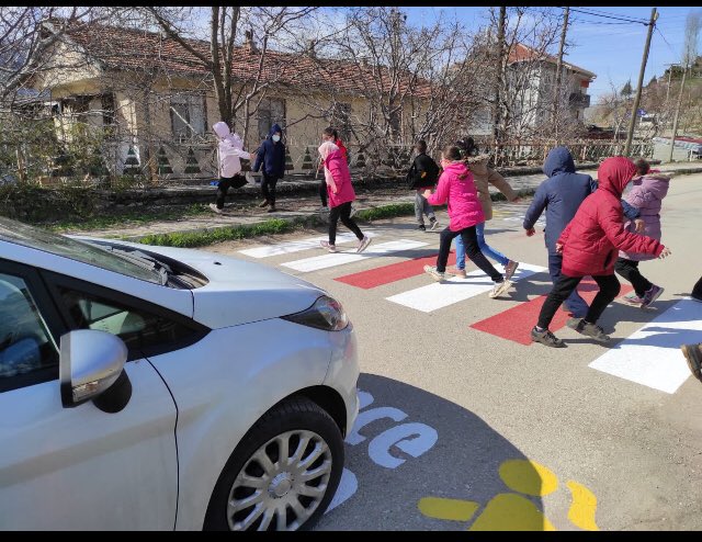 ozdenalpaslan's tweet photo. Yaya önceliği kırmızı çizgimizdir ! Hızını azalt,yayalara yol ver 🚘🚦👩🏻‍🦯🧑‍🦼🧍🧍‍♀️  @ispartamem @dbomeryilmaz @EgirdirMEM @Ahmet_Armutoglu @tugcearseven https://t.co/WjSVnqEXcc