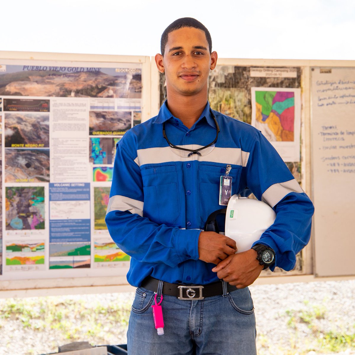 BarrickRD's tweet photo. Las carreras seleccionadas por los estudiantes son:
-Ingenierías Electrónica, Industrial, Civil, Electromecánica, Química y Sistemas.
-Psicología y Agronomía.
#Fundapec #BarrickRD #ProgramaCreditoBeca https://t.co/aGaaTiszNt
