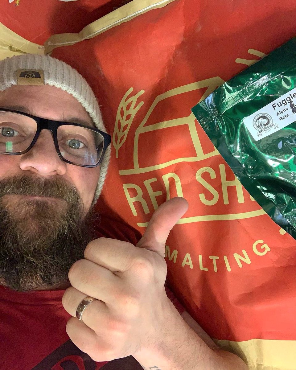 redshedmalting's tweet image. Curtis can’t get any closer to his ingredients! ❤️

The English mild, a malt forward beer, is one of our faves at @RedHartBrewing 🙌 A low ABV beer at 3.5%, that is slightly roasty, with notes of chocolate and perfectly balanced!  🍻

#farmfresh #localmalt #localhops #CraftBeer