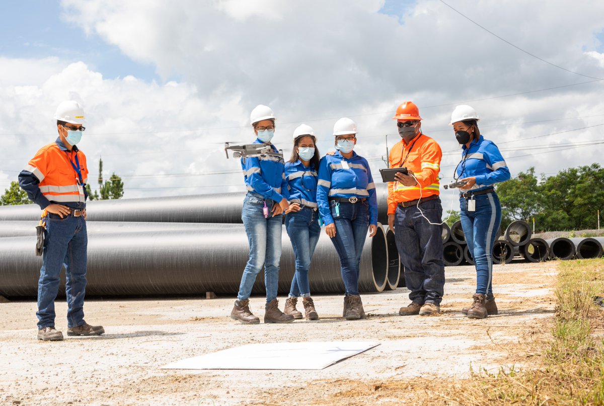 BarrickRD's tweet photo. Algunos beneficios del Programa Crédito – Beca:
-Pasantías en Pueblo Viejo por 4 meses.
-Mentorías por 4 días en las áreas relacionadas a sus estudios y prácticas.
#ProgramaCreditoBeca #BarrickRD #Fundapec https://t.co/BIJi5vKiLi