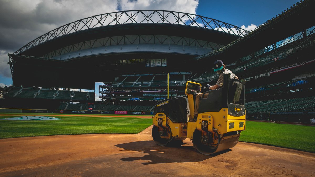 Mariners's tweet photo. “Field work ahead” 

Uh yeah, we sure hope it does. https://t.co/8xXP4Yz1TV
