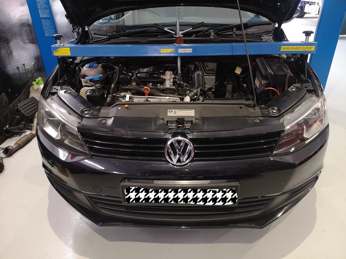 neudinamix's tweet photo. VW Jetta Mk6 1.4TSI with DQ200 DSG came in for clutch change.

Check out how burnt the old clutch pack is!
#vwJetta #VW #dq200 #dsg #repair #repairshop #clutchpack #clutch #sgbusiness #sgcars #neudinamix #mk6jetta #jetta #vwvortex #vagsg #vagcars #Original https://t.co/gsreVIRPUp