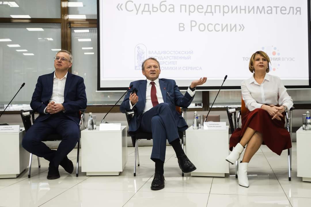 a_chto_titov's tweet photo. Сегодняшний день провел в буквальном смысле на краю земли- в Приморском крае.https://t.co/NwAx4zi9gB https://t.co/LyuqCKdLRp