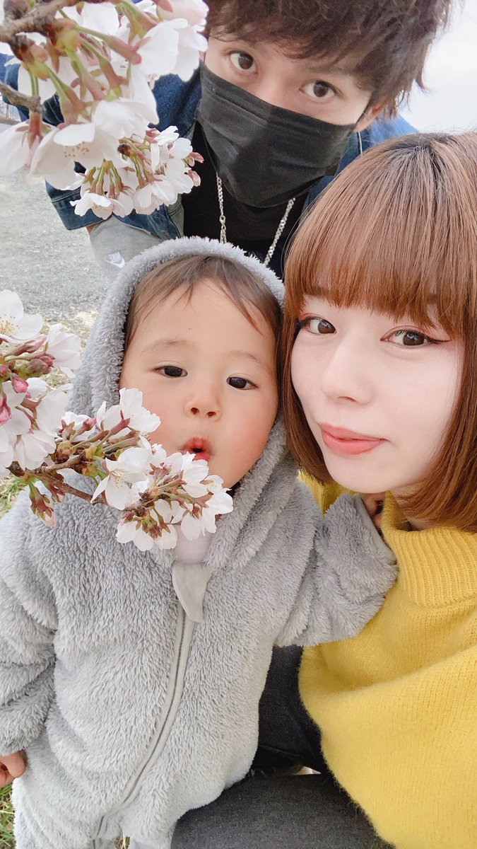 15_78_'s tweet photo. お花見行ってきたー！ずっと桜に向かってふーふーしてるのがちたまらん https://t.co/t7RTo6S0ny