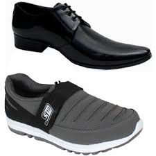 vimmichachra's tweet photo. Which shoe are you wearing today? #WFH #FormalOrCasual #WorkHomeBalance https://t.co/FqUrgCqyBZ