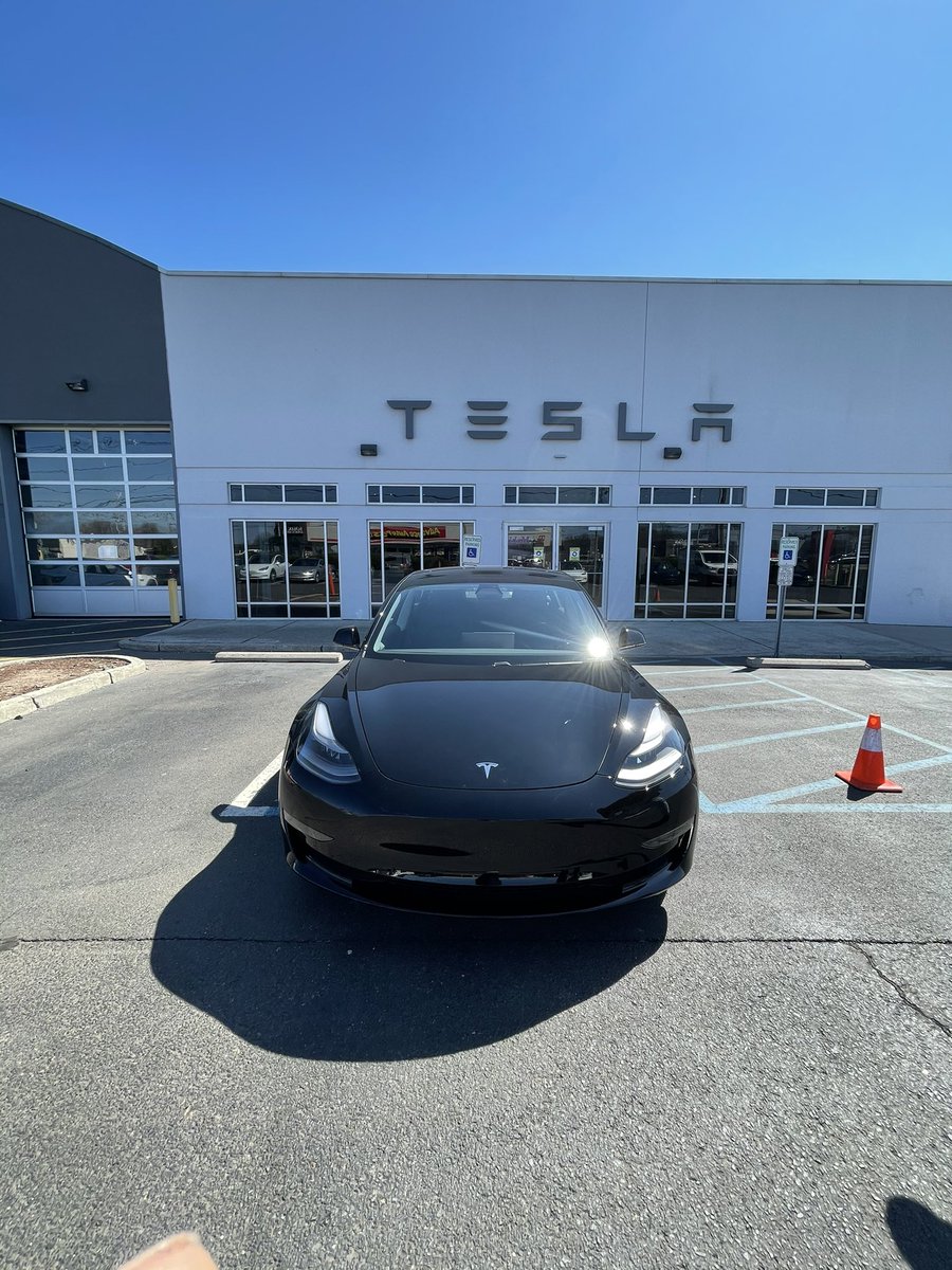 nentor10's tweet photo. Keep em all auto-pilot cuz i canโt drive #2021model3 https://t.co/ShlUCxHyKo